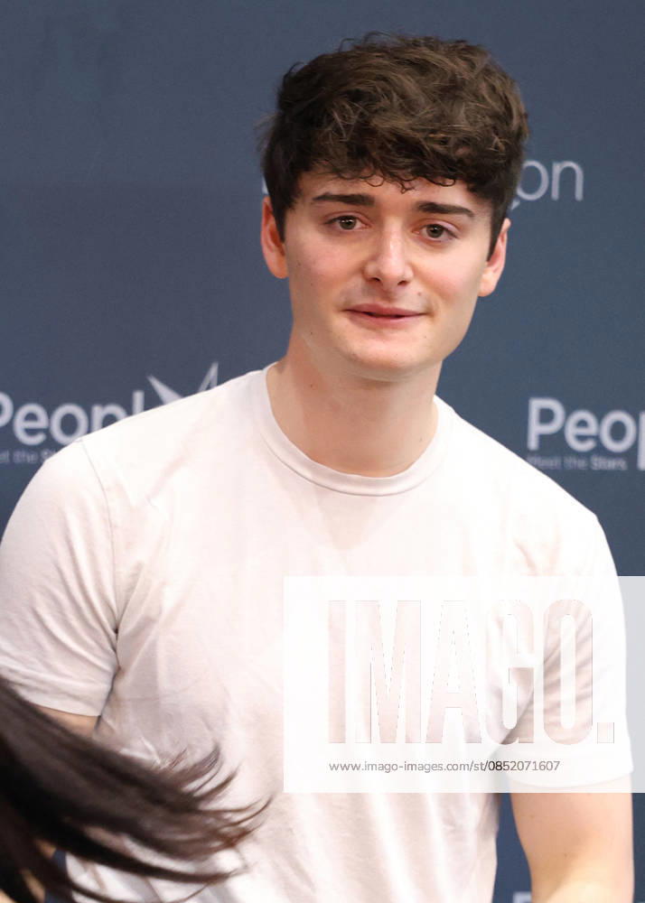 Exclusive Noah Schnapp at the SFM9 Stranger Things Cult Series Convention at the Villepinte Exhibition Center on March 28, 2026 Denis Guignbourg Bestimage Exclusive For Germany call for price SFM9 Stranger Things Cult Series Convention at the Villepinte Exhibition Center on March 28, 2026 Paris France