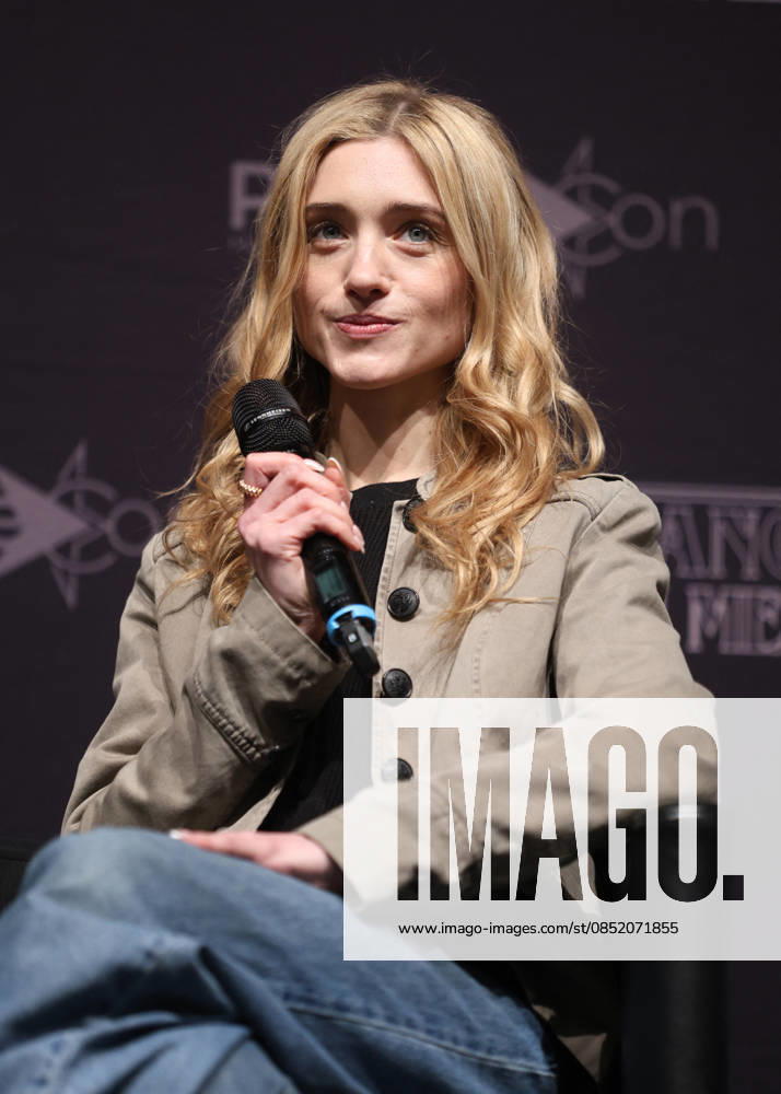 Exclusive Natalia Dyer at the SFM9 Stranger Things Cult Series Convention at the Villepinte Exhibition Center on March 28, 2026 Denis Guignbourg Bestimage Exclusive For Germany call for price SFM9 Stranger Things Cult Series Convention at the Villepinte Exhibition Center on March 28, 2026 Paris France