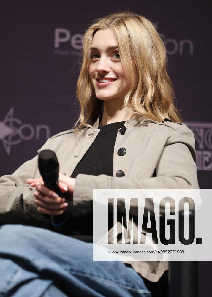 Exclusive Natalia Dyer at the SFM9 Stranger Things Cult Series Convention at the Villepinte Exhibition Center on March 28, 2026 Denis Guignbourg Bestimage Exclusive For Germany call for price SFM9 Stranger Things Cult Series Convention at the Villepinte Exhibition Center on March 28, 2026 Paris France