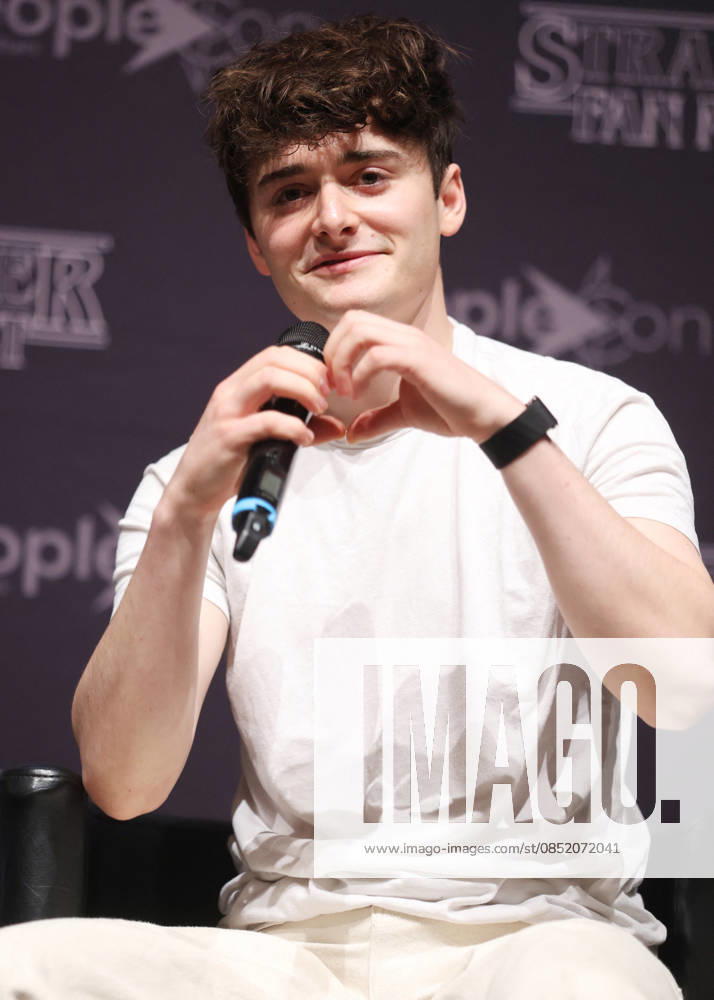 Exclusive Noah Schnapp at the SFM9 Stranger Things Cult Series Convention at the Villepinte Exhibition Center on March 28, 2026 Denis Guignbourg Bestimage Exclusive For Germany call for price SFM9 Stranger Things Cult Series Convention at the Villepinte Exhibition Center on March 28, 2026 Paris France