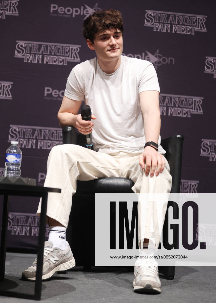 Exclusive Noah Schnapp at the SFM9 Stranger Things Cult Series Convention at the Villepinte Exhibition Center on March 28, 2026 Denis Guignbourg Bestimage Exclusive For Germany call for price SFM9 Stranger Things Cult Series Convention at the Villepinte Exhibition Center on March 28, 2026 Paris France