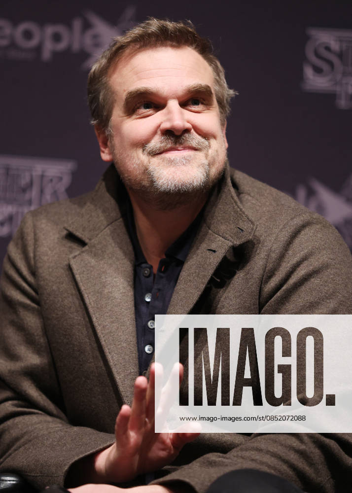 Exclusive David Harbour at the SFM9 Stranger Things Cult Series Convention at the Villepinte Exhibition Center on March 28, 2026 Denis Guignbourg Bestimage Exclusive For Germany call for price SFM9 Stranger Things Cult Series Convention at the Villepinte Exhibition Center on March 28, 2026 Paris France