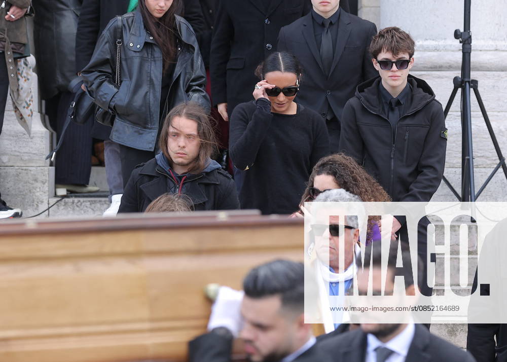 Isabelle Mergault Funeral At Pere Lachaise - Paris Guest during the funeral of Isabelle Mergault for a secular ceremony beneath the dome of Père-Lachaise Cemetery in Paris, France on Monday, March 30, 2026 before she is laid to rest at Montmartre Cemetery. Isabelle Mergault actress, director and columnist’ died at the age of 67. Photo by Nasser Berzane ABACAPRESS.COM Paris France