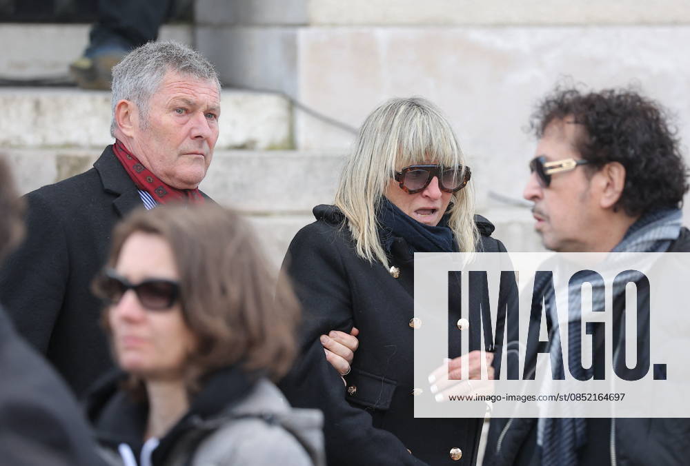 Isabelle Mergault Funeral At Pere Lachaise - Paris Christine Bravo during the funeral of Isabelle Mergault for a secular ceremony beneath the dome of Père-Lachaise Cemetery in Paris, France on Monday, March 30, 2026 before she is laid to rest at Montmartre Cemetery. Isabelle Mergault actress, director and columnist’ died at the age of 67. Photo by Nasser Berzane ABACAPRESS.COM Paris France