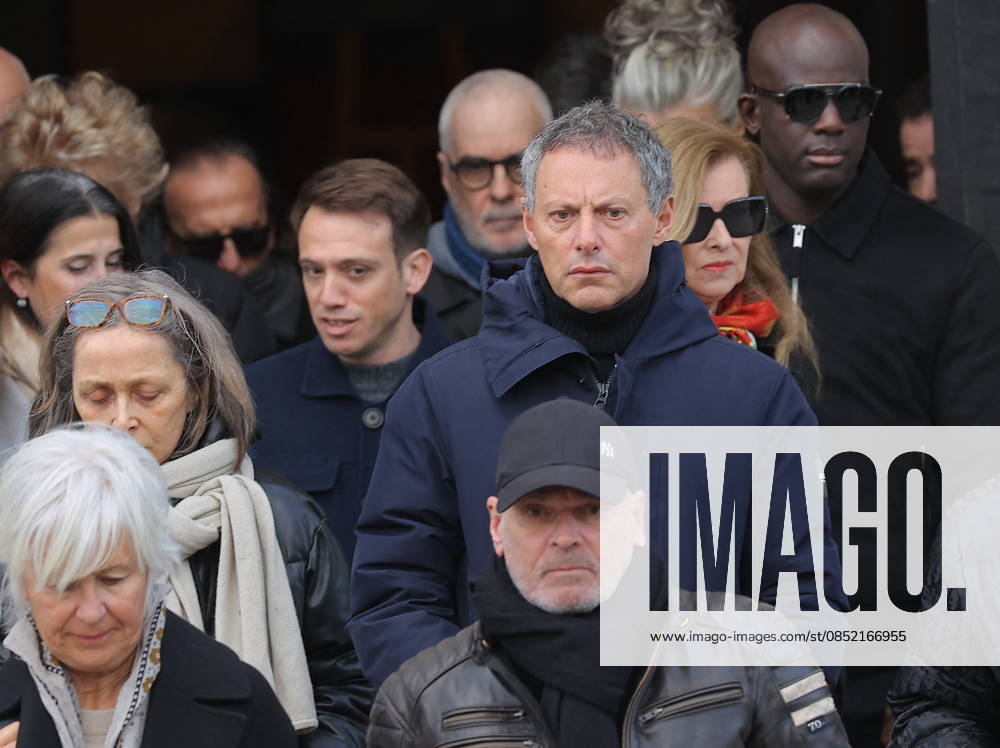 Isabelle Mergault Funeral At Pere Lachaise - Paris Marc-Olivier Fogiel during the funeral of Isabelle Mergault for a secular ceremony beneath the dome of Père-Lachaise Cemetery in Paris, France on Monday, March 30, 2026 before she is laid to rest at Montmartre Cemetery. Isabelle Mergault actress, director and columnist’ died at the age of 67. Photo by Nasser Berzane ABACAPRESS.COM Paris France