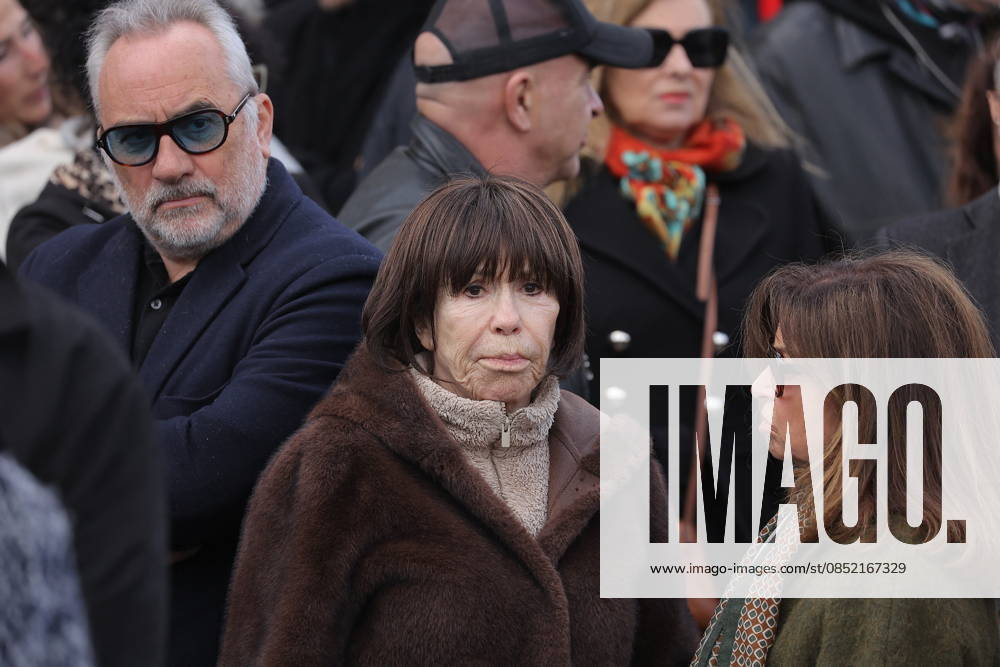 Isabelle Mergault Funeral At Pere Lachaise - Paris Daniele Evenou during the funeral of Isabelle Mergault for a secular ceremony beneath the dome of Père-Lachaise Cemetery in Paris, France on Monday, March 30, 2026 before she is laid to rest at Montmartre Cemetery. Isabelle Mergault actress, director and columnist’ died at the age of 67. Photo by Nasser Berzane ABACAPRESS.COM Paris France