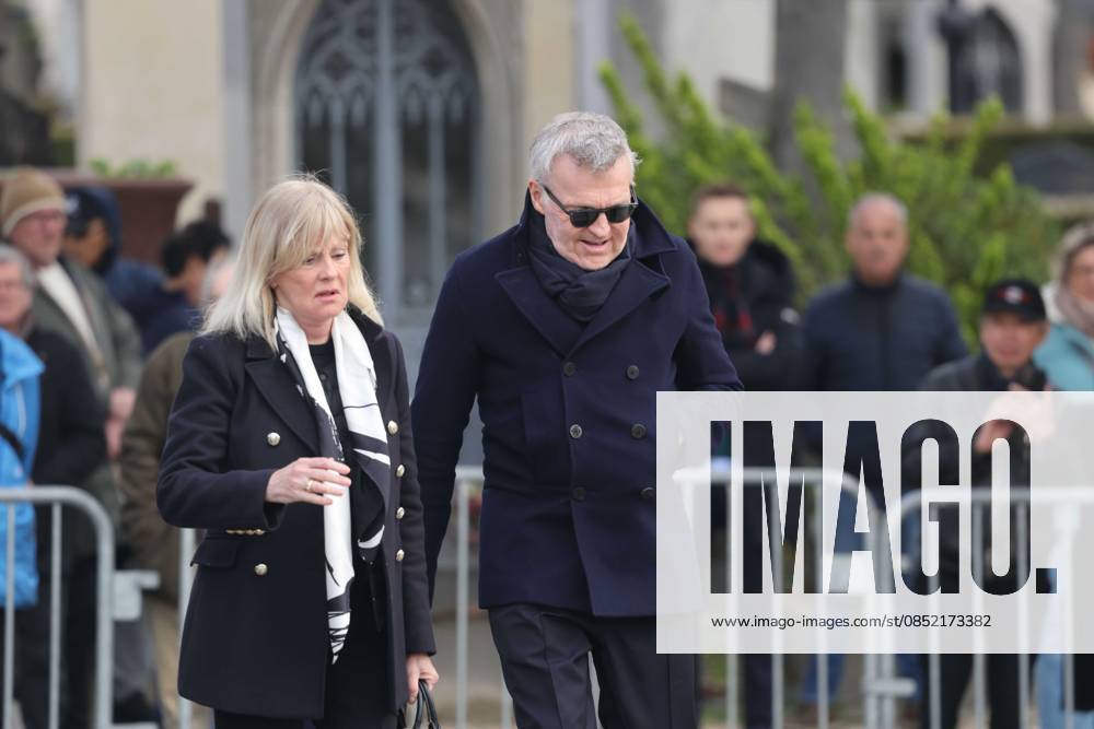 Paris, France le 30 mars 2026 - Funerailles de l actrice et realisatrice francaise Isabelle Mergault au cimetiere Pere-Lachaise - Funeral of French actress and director Isabelle Mergault at the Pere-Lachaise cemetery Ici Laurent Ruquier