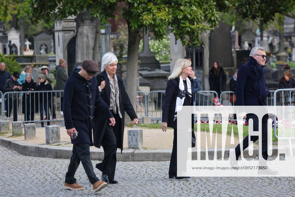 Paris, France le 30 mars 2026 - Funerailles de l actrice et realisatrice francaise Isabelle Mergault au cimetiere Pere-Lachaise - Funeral of French actress and director Isabelle Mergault at the Pere-Lachaise cemetery Ici Laurent Ruquier