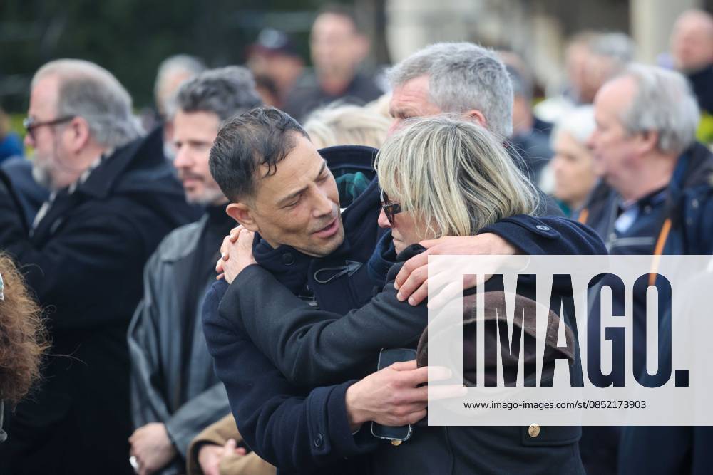 Paris, France le 30 mars 2026 - Funerailles de l actrice et realisatrice francaise Isabelle Mergault au cimetiere Pere-Lachaise - Funeral of French actress and director Isabelle Mergault at the Pere-Lachaise cemetery Ici Steevy Boulay, Christine Bravo