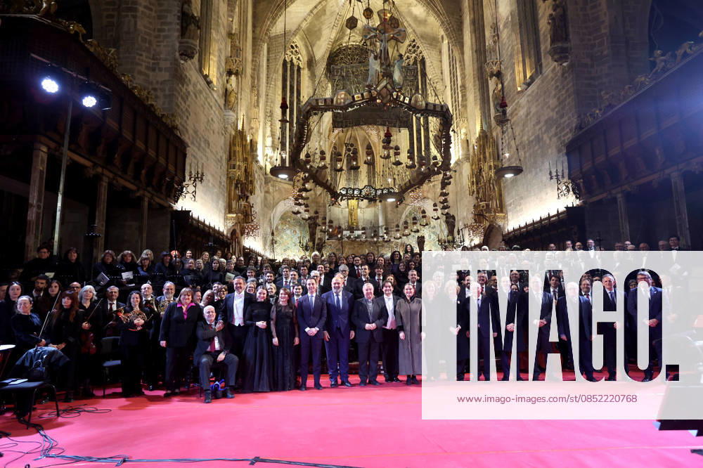 Queen Sofia attends the annual Easter concert to benefit Projecte Home Balears Family photo after the annual Easter concert, in the Cathedral Basilica of Santa Maria de Mallorca, on March 30, 2026, in Palma de Mallorca, Mallorca, Balearic Islands Spain The Balearic Symphony Orchestra and the Choir of the University of the Balearic Islands have performed the Easter concert Verdis Requiem for the benefit of Proyecto Hombre The organization has indicated that the proceeds of the program will go entirely to the treatment and prevention programs developed by the entity in the Balearic Islands 30 MARCH 2026 REINA SOFÍA SPAIN MALORCA CONCERT EASTER BENEFICIAL BALEARES Palma de Mallorca, Mallorca Isl Palma de Mallorca, Mallorca Isl Isl Spain
