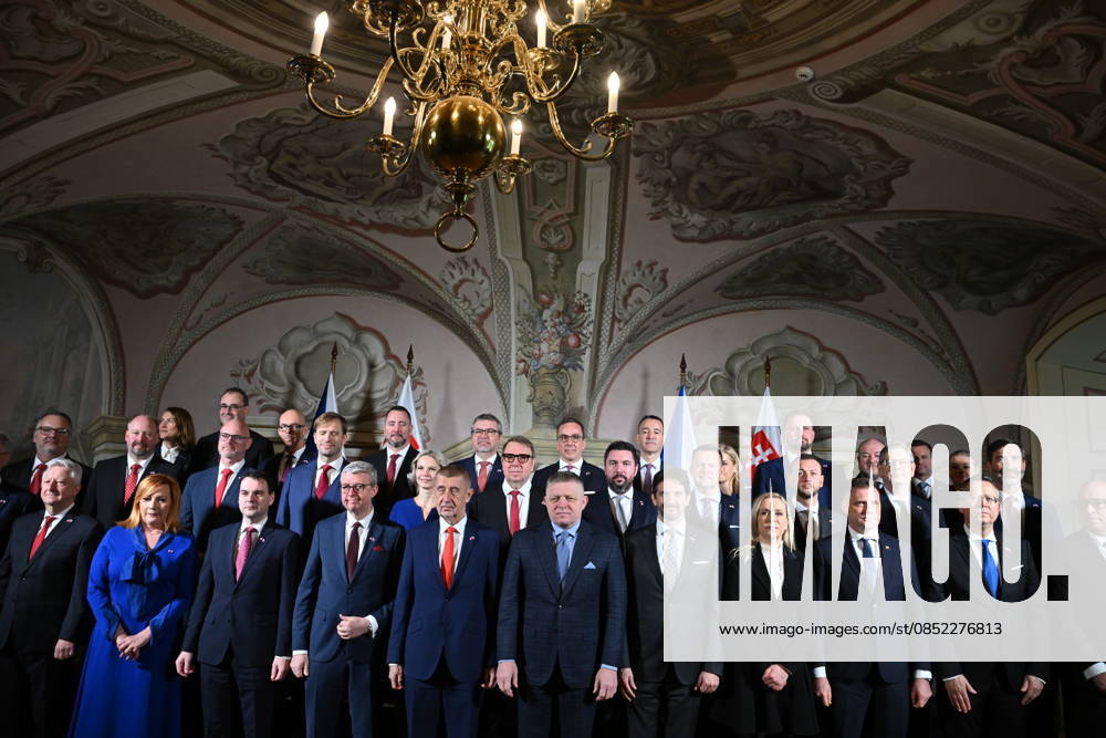 Joint meeting of Czech and Slovak governments was held in Nova Horka chateau, Studenka, Czech Republic, on March 31, 2026. Joint photo shoot, center from left: Czech Prime Minister Andrej Babis (ANO) and Slovak Prime Minister Robert Fico. (CTKxPhoto JaroslavxOzana) CTKPhotoP2026033104368 CTKPhotoP2026033104368