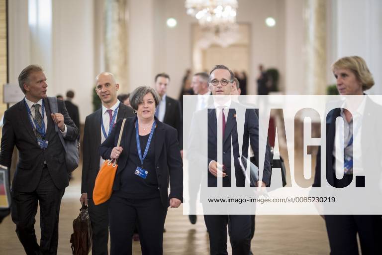 Federal Foreign Minister Heiko Maas R SPD recorded at the Gymnich meeting in Vienna 30 08 2018 Wien Austria