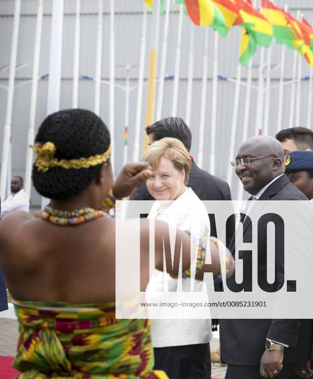 Chancellor Angela Merkel CDU with dancers greeting at the airport in Accra Ghana 30 08 2018 Accra Ghana