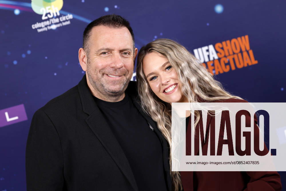 Party hit singer Ikke Hüftgold Matthias Distel and his girlfriend Nina Reh come to the exclusive preview of the new season of the casting show DSDS at the 25 hours Hotel Cologne, 01 04 2026 NRW Germany