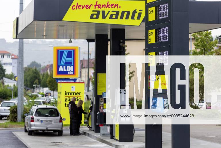 ENG Germany Stuttgart 31 08 2018 Refueling at Aldi The discounter is testing a vending machine in Stuttgart Obertürkheim Completion of the pilot project, the low-cost brand Avanti is expected to go to the market. This makes the established brands nervous The pilot project was completed at the end of August 2019 in cooperation with a subsidiary of the Austrian oil company OMV started