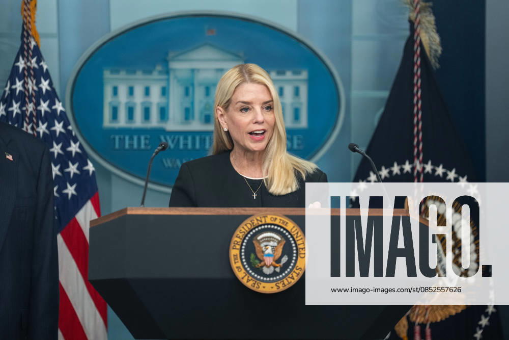 (260403) -- WASHINGTON, April 3, 2026 -- U.S. President Donald Trump said Thursday on social media that Attorney General Pam Bondi will step down from her position and Deputy Attorney General Todd Blanche will serve as acting attorney general. This file photo taken on June 27, 2025 shows Pam Bondi speaking during a press conference at the White House in Washington, D.C., the United States. ) U.S.-WASHINGTON, D.C.-ATTORNEY GENERAL-STEPPING DOWN HuxYousong