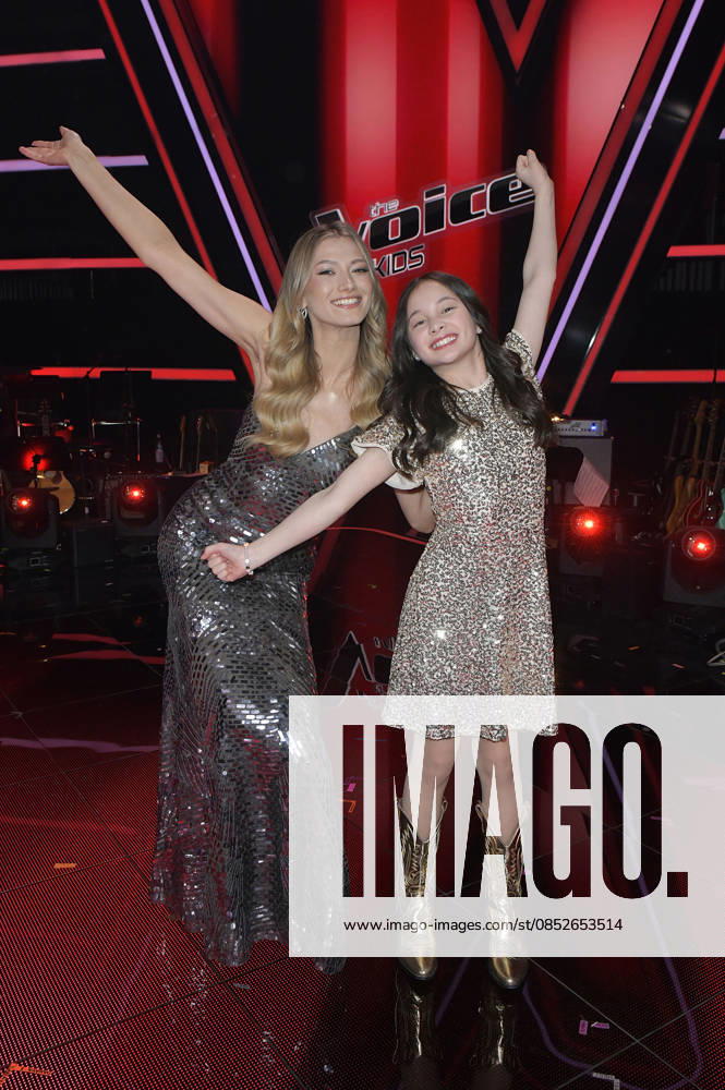 Leony and Angelina from Team Leony at the photocall with the finalists and coaches of the 14th season of the TV show The Voice Kids in Studio H Berlin Adlershof Berlin, 03 04 2026 Foto:xM.xBehrensx xFuturexImagex kids_6469