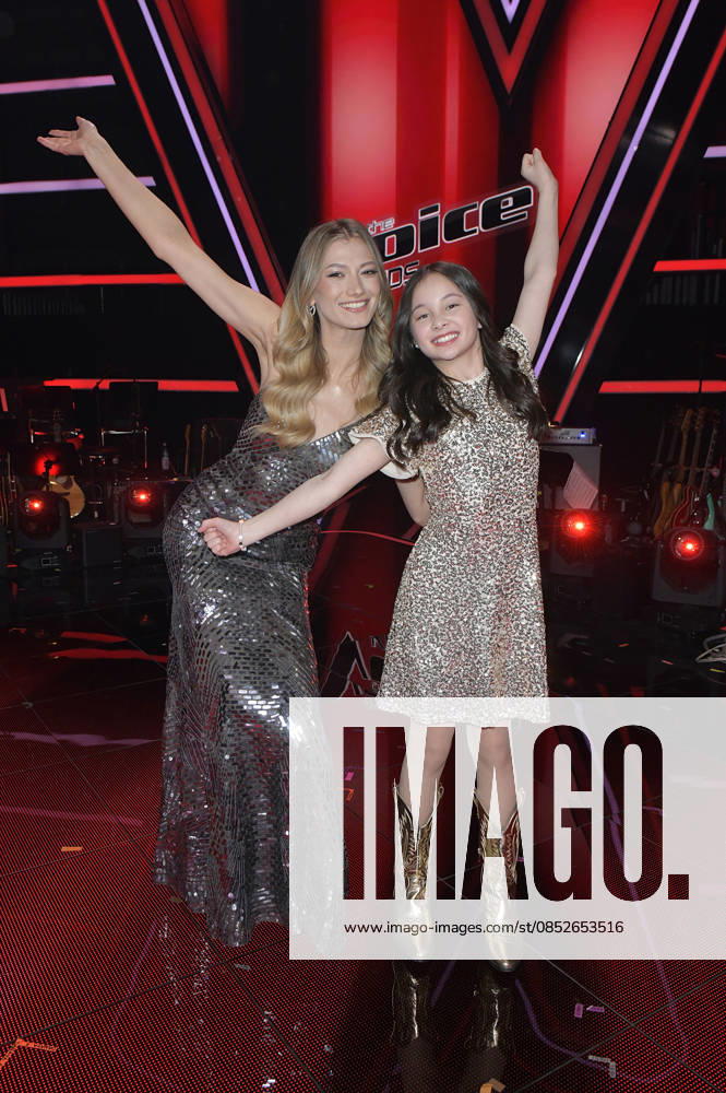 Leony and Angelina from Team Leony at the photocall with the finalists and coaches of the 14th season of the TV show The Voice Kids in Studio H Berlin Adlershof Berlin, 03 04 2026 Foto:xM.xBehrensx xFuturexImagex kids_6470