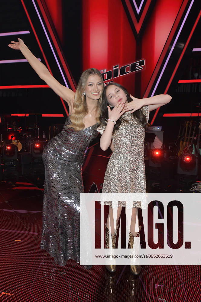 Leony and Angelina from Team Leony at the photocall with the finalists and coaches of the 14th season of the TV show The Voice Kids in Studio H Berlin Adlershof Berlin, 03 04 2026 Foto:xM.xBehrensx xFuturexImagex kids_6471