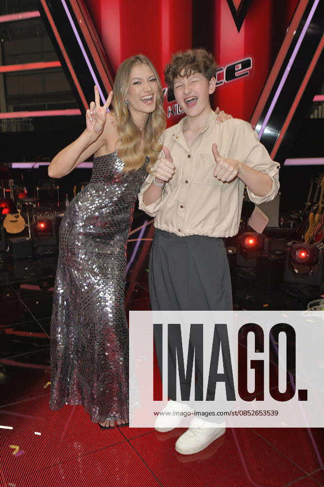 Leony and Max from Team Leony at the photocall with the finalists and coaches of the 14th season of the TV show The Voice Kids in Studio H Berlin Adlershof Berlin, 03 04 2026 Foto:xM.xBehrensx xFuturexImagex kids_6480