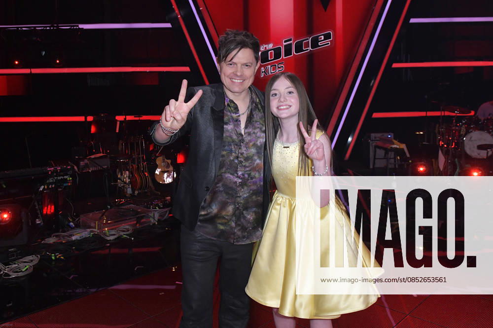 Michael Patrick Kelly and Katelyn from Team Michael Patrick at the photocall with the finalists and coaches of the 14th season of the TV show The Voice Kids at Studio H Berlin Adlershof Berlin, 03 04 2026 Foto:xM.xBehrensx xFuturexImagex kids_6490