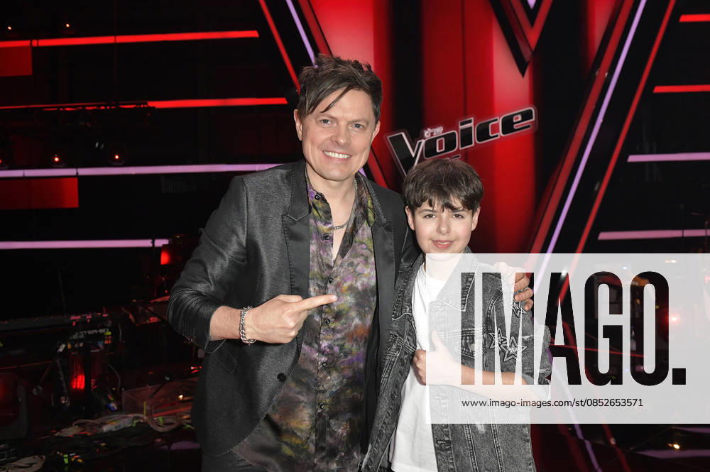 Michael Patrick Kelly and Renat from Team Michael Patrick at the photocall with the finalists and coaches of the 14th season of the TV show The Voice Kids in Studio H Berlin Adlershof Berlin, 03 04 2026 Foto:xM.xBehrensx xFuturexImagex kids_6495