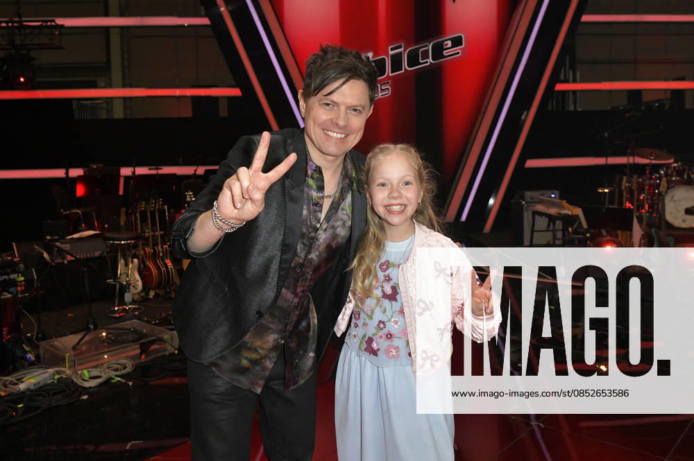 Michael Patrick Kelly and Hedi from Team Michael Patrick at the photocall with the finalists and coaches of the 14th season of the TV show The Voice Kids at Studio H Berlin Adlershof Berlin, 03 04 2026 Foto:xM.xBehrensx xFuturexImagex kids_6502