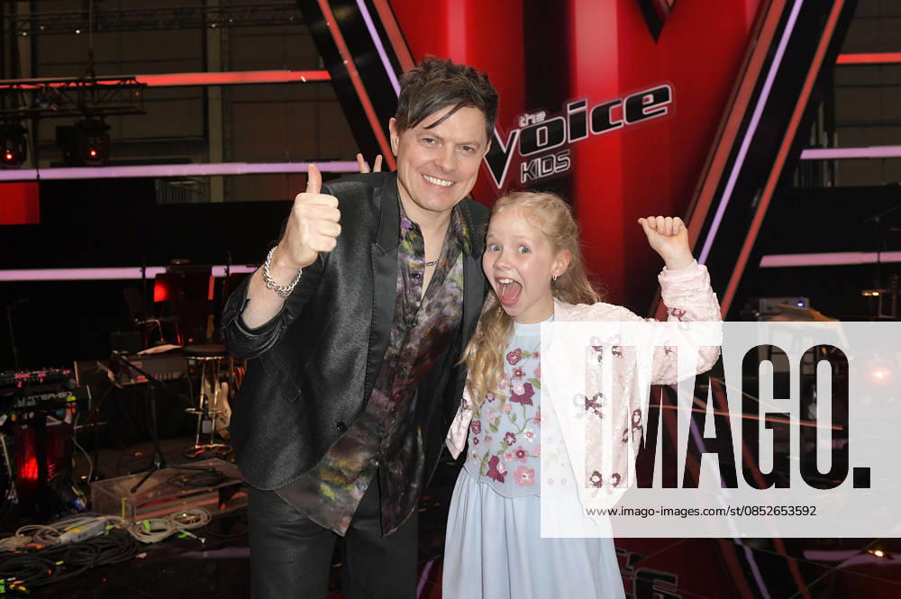 Michael Patrick Kelly and Hedi from Team Michael Patrick at the photocall with the finalists and coaches of the 14th season of the TV show The Voice Kids at Studio H Berlin Adlershof Berlin, 03 04 2026 Foto:xM.xBehrensx xFuturexImagex kids_6505