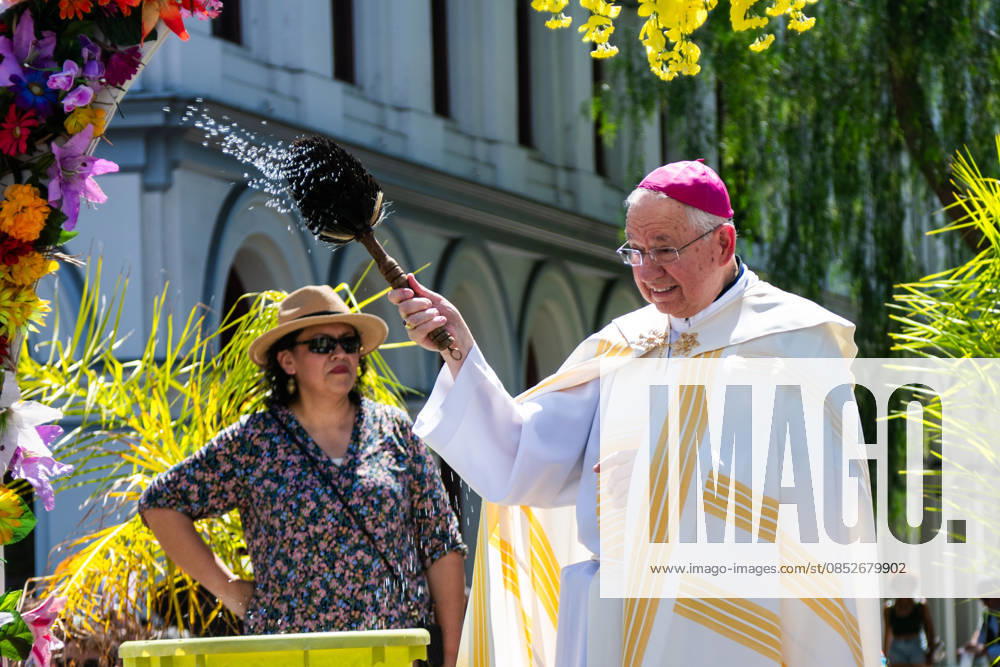Archbishop JOSE GOMEZ blesses people and animals as they walk by the stage during the yearly Blessing of the Animals at Olvera Street on Saturday, April 4, 2026 in Los Angeles, California. Los Angeles USA - ZUMAh206 20260404_znp_h206_021