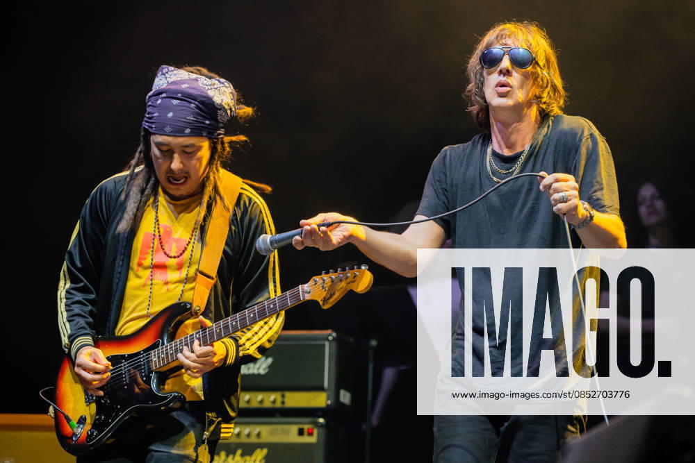 Richard Ashcroft live in Birmingham Richard Ashcroft performs songs from The Verve and his solo career live at Birmingham Utilita Arena on Saturday 04 April 2026. Picture shows Richard Ashcroft with guitarist Steve Wyreman., Credit:James Berry Avalon