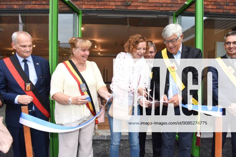 Federation Wallonia - Brussels Minister of Education and School Buildings Marie-Martine Schyns (C) pictured during the first day of the new school year at the Ecole des Charmilles in Thy-Le-Chateau, Monday 03 September 2018. JEAN-LUCxFLEMAL 05419370