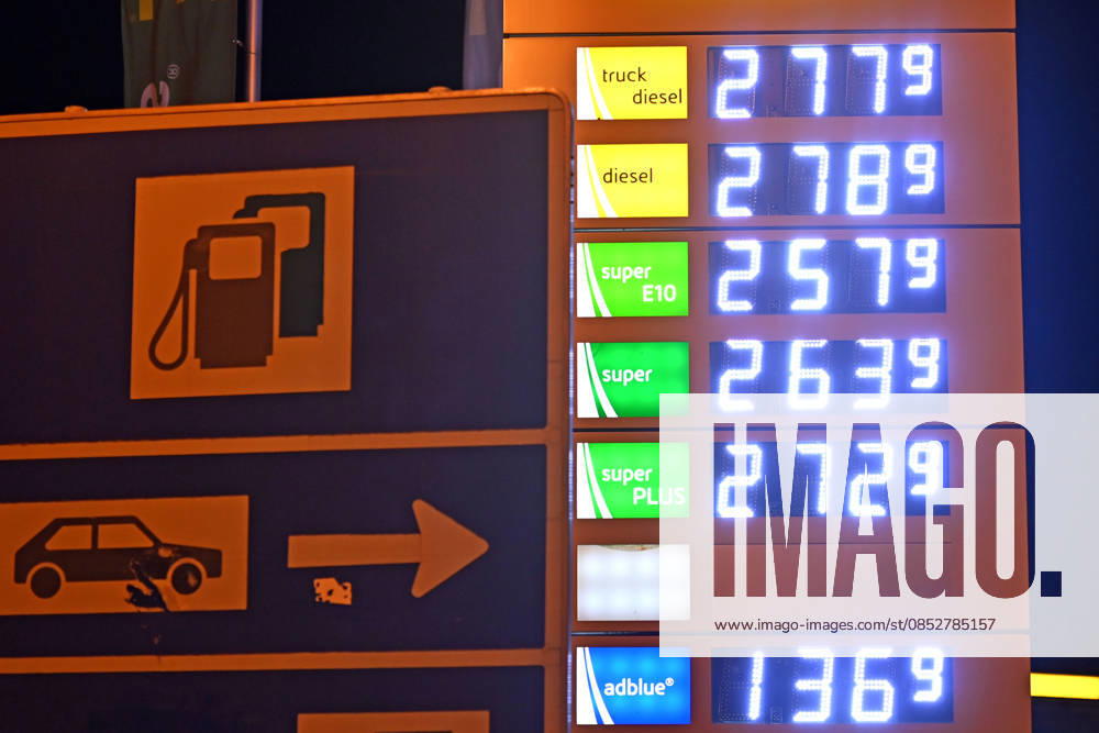 After new refueling rule DIESEL fuel reaches historic high, gasoline prices exceed historic highs No end in sight New highs in refueling every day Exploding fuel prices due to Iran war continue Gasoline prices at Koeschinger Forst gas station on A9 highway