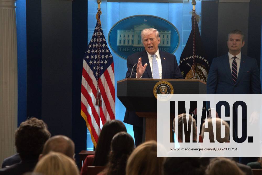 (260406) -- WASHINGTON, April 6, 2026 -- U.S. President Donald Trump speaks during a press conference at the White House in Washington, D.C., the United States, April 6, 2026. Trump said Monday that Iran could be taken out in one night and that night might be Tuesday evening, the deadline Trump set for Iran to make a deal and reopen the Strait of Hormuz. (Photo by Li Yuanqing Xinhua) U.S.-WASHINGTON, D.C.-WHITE HOUSE-TRUMP-PRESS CONFERENCE-IRAN LixRui