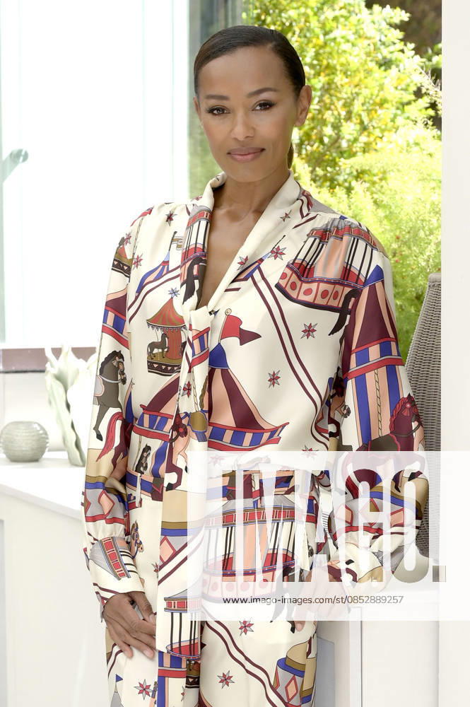 Melanie Liburd at the photocall for the movie A Year in London at the Hotel Le Meridien Visconti Rome, 07 04 2026 Foto:xA.xM.xTinghinox xFuturexImagex year_6436