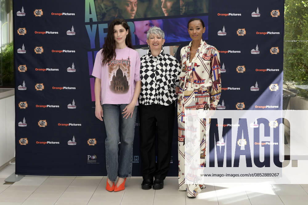 Nina Pons, Flaminia Graziadei and Melanie Liburd at the photocall for the movie A Year in London at the Hotel Le Meridien Visconti Rome, 07 04 2026 Foto:xA.xM.xTinghinox xFuturexImagex year_6446