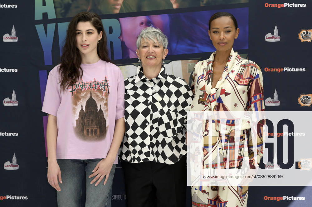 Nina Pons, Flaminia Graziadei and Melanie Liburd at the photocall for the movie A Year in London at the Hotel Le Meridien Visconti Rome, 07 04 2026 Foto:xA.xM.xTinghinox xFuturexImagex year_6447