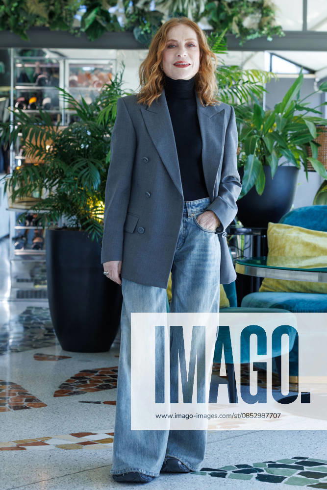 News - Photocall - La donna piu ricca del mondo Isabelle Huppert attends the photocall for the movie La donna piu ricca del mondo on April 08, 2026 at Sofitel Hotel Villa Borghese, Rome, Italy Rome Sofitel Hotel Villa Borghese Italy