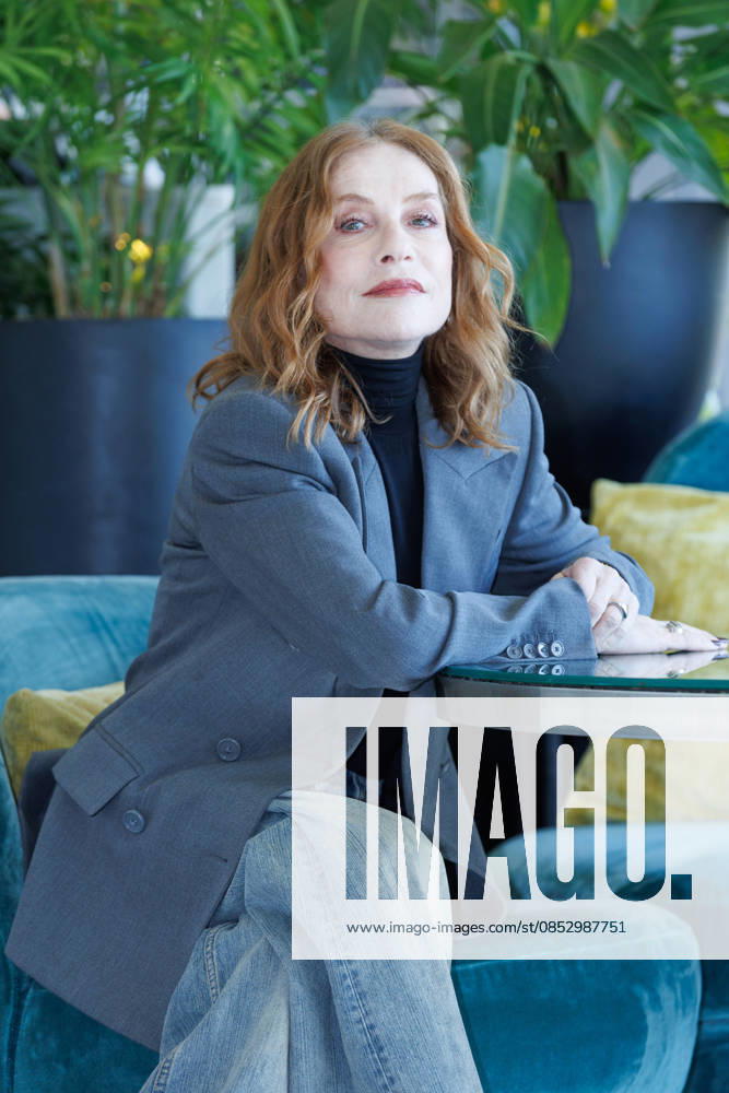 News - Photocall - La donna piu ricca del mondo Isabelle Huppert attends the photocall for the movie La donna piu ricca del mondo on April 08, 2026 at Sofitel Hotel Villa Borghese, Rome, Italy Rome Sofitel Hotel Villa Borghese Italy