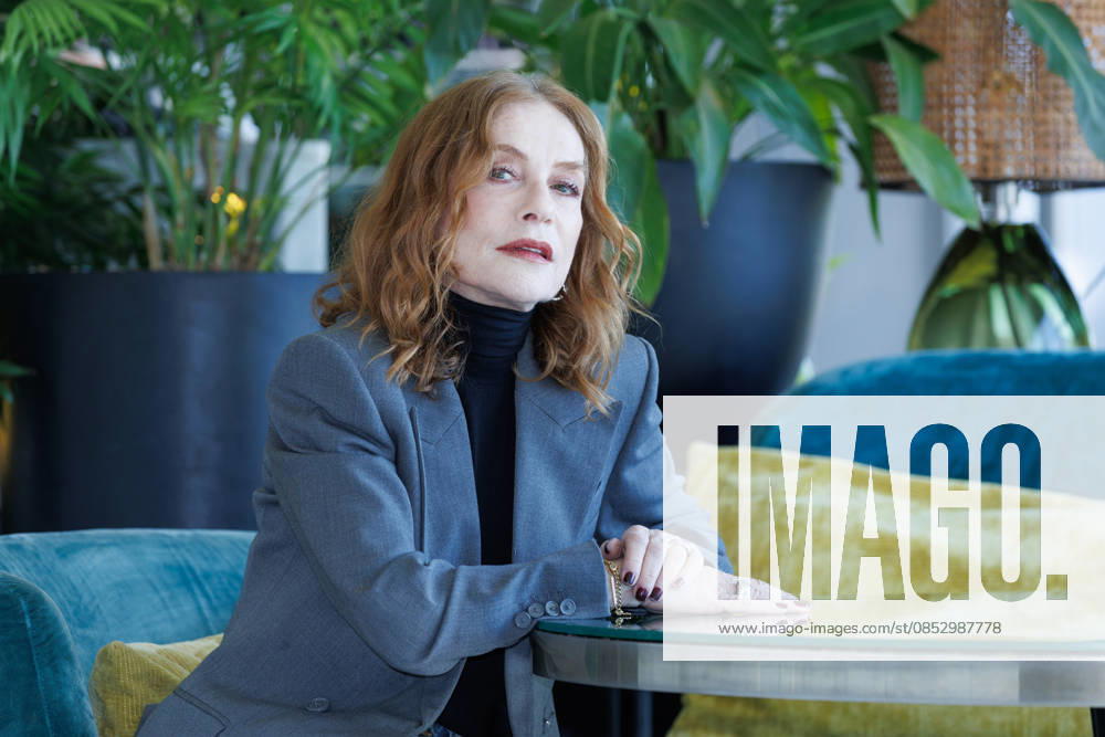 News - Photocall - La donna piu ricca del mondo Isabelle Huppert attends the photocall for the movie La donna piu ricca del mondo on April 08, 2026 at Sofitel Hotel Villa Borghese, Rome, Italy Rome Sofitel Hotel Villa Borghese Italy