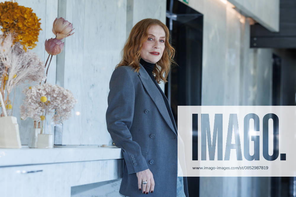 News - Photocall - La donna piu ricca del mondo Isabelle Huppert attends the photocall for the movie La donna piu ricca del mondo on April 08, 2026 at Sofitel Hotel Villa Borghese, Rome, Italy Rome Sofitel Hotel Villa Borghese Italy