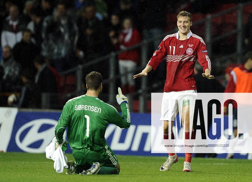 Soccer National Team EURO Qualification match, Denmark - Norway: Keeper Thomas Sörensen, Danmark., Nicklas Bendtner, Danmark.