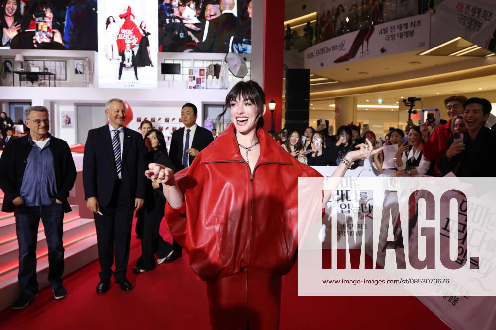 Hollywood star Anne Hathaway in Seoul Hollywood star Anne Hathaway in Seoul Hollywood star Anne Hathaway greets fans as she makes her red carpet appearance during a publicity event in Seoul on April 8, 2026, to promote the comedy drama film The Devil Wears Prada 2. (Yonhap) 2026-04-09 15:13:45 < 1980-2026 YONHAPNEWS AGENCY. .> ¼­¿ïÆ¯º°½Ã