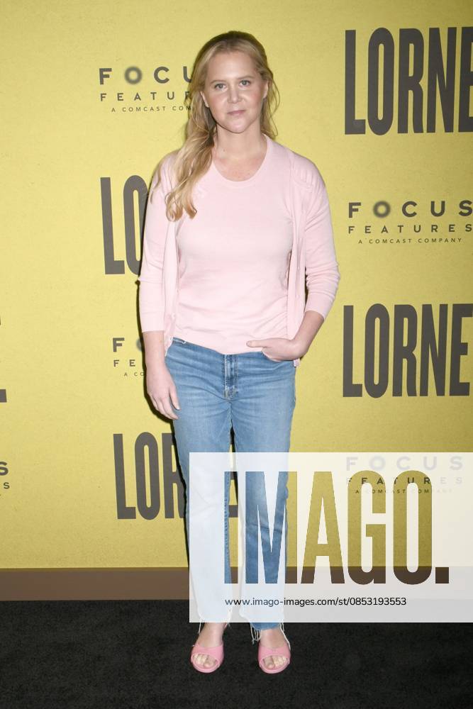 Amy Schumer at arrivals for LORNE Premiere, Alice Tully Hall at Lincoln Center, New York, NY, April 09, 2026. Photo By: Quoin Pics Everett Collection LORNE Premiere PUBLICATIONXNOTxINxCANxCHNxFRAxITAxJPNxNORxPOLxRUSxESPxUKxUSA