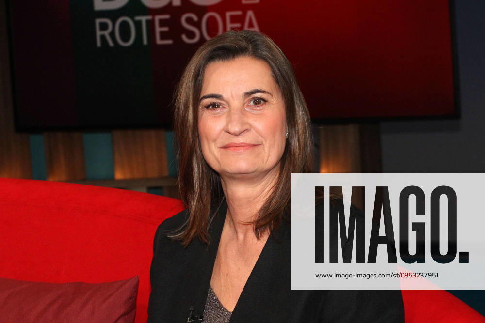 Inka Schneider, the presenter on the program DAS Rote Sofa NDR on 11 04 2026 in Hamburg Jonas Kaufmann as a guest on the show DAS Rote Sofa NDR in Hamburg
