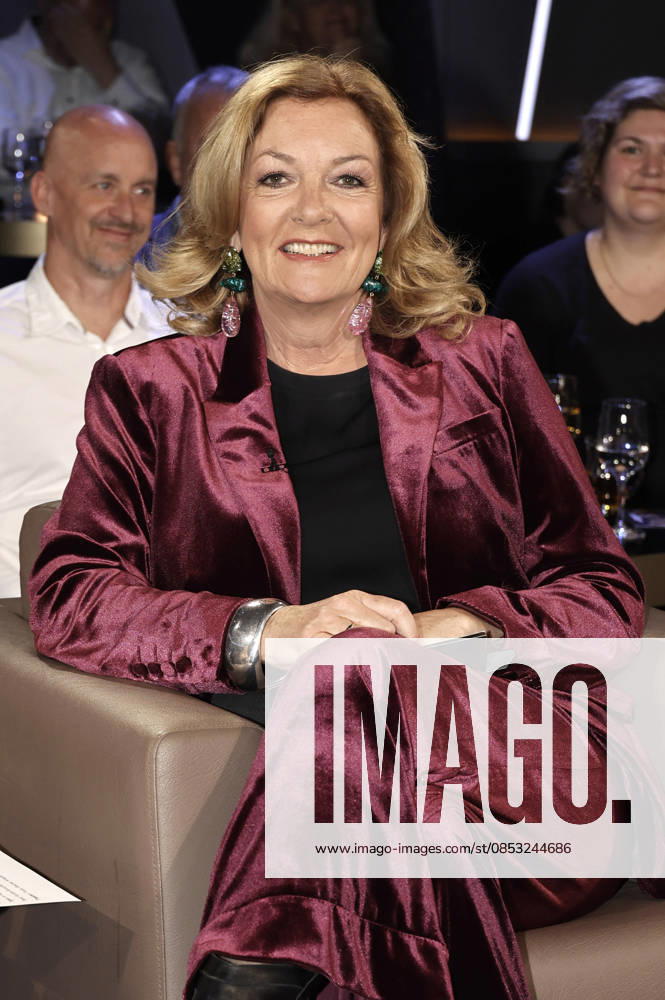 Bettina Tietjen at the recording of the NDR Talk Show in the NDR television studio Lokstedt Hamburg, 10 04 2026 Foto:xH.xHartmannx xFuturexImagex ndr_talk1004_6302