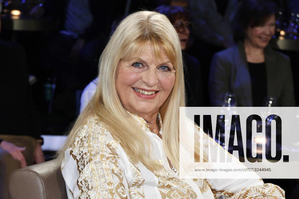 Marlene Charell at the recording of the NDR Talk Show in the NDR television studio Lokstedt Hamburg, 10 04 2026 Foto:xH.xHartmannx xFuturexImagex ndr_talk1004_6349