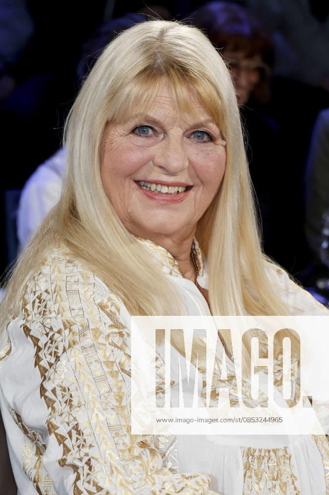 Marlene Charell at the recording of the NDR Talk Show in the NDR television studio Lokstedt Hamburg, 10 04 2026 Foto:xH.xHartmannx xFuturexImagex ndr_talk1004_6347