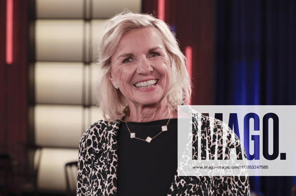 Hera Lind at the recording of the WDR talk show Kölner Treff in WDR Studio BS 3 Cologne, 10 04 2026 Foto:xR.xSchmiegeltx xFuturexImagex koelner_treff1004_6414