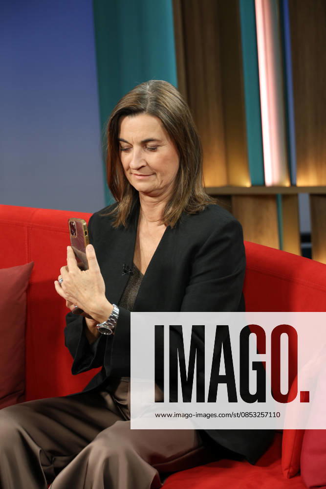 Inka Schneider, television presenter, in the television program DAS Rote Sofa, a live talk show of Norddeutscher Rundfunk, photo session on 10 4 2026 in the television studio of NDR in Hamburg Lokstedt