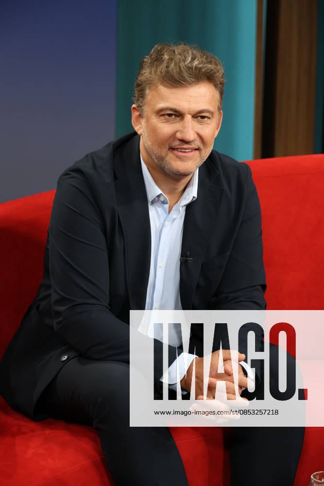 Jonas Kaufmann, German-Austrian opera singer tenor, guest on the television program DAS Rote Sofa, a live talk show of the Norddeutscher Rundfunk, photo session on 10 4 2026 in the television studio of the NDR in Hamburg Lokstedt